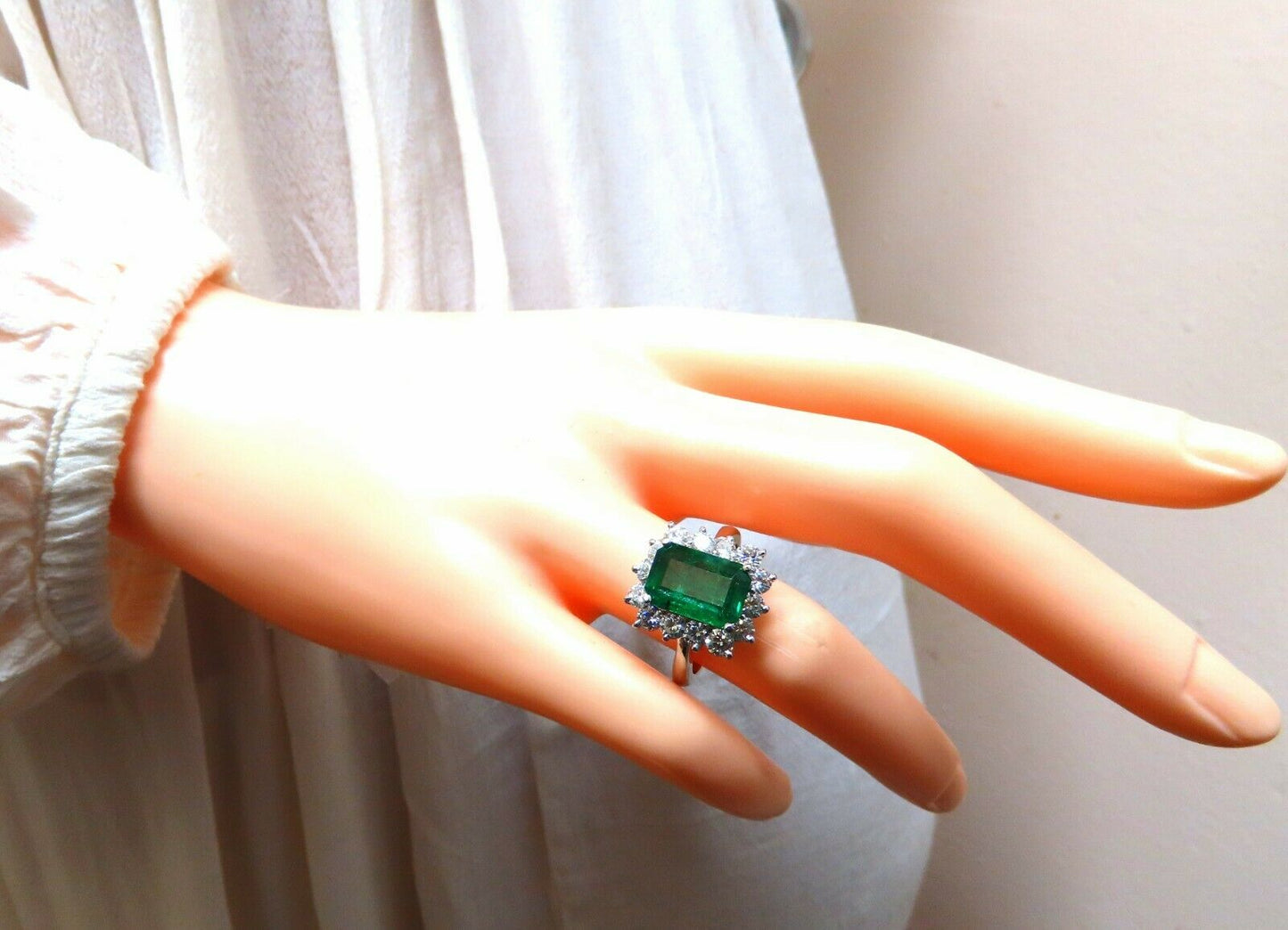5.07ct Natural Emerald Diamonds Cluster Halo Ring 14kt