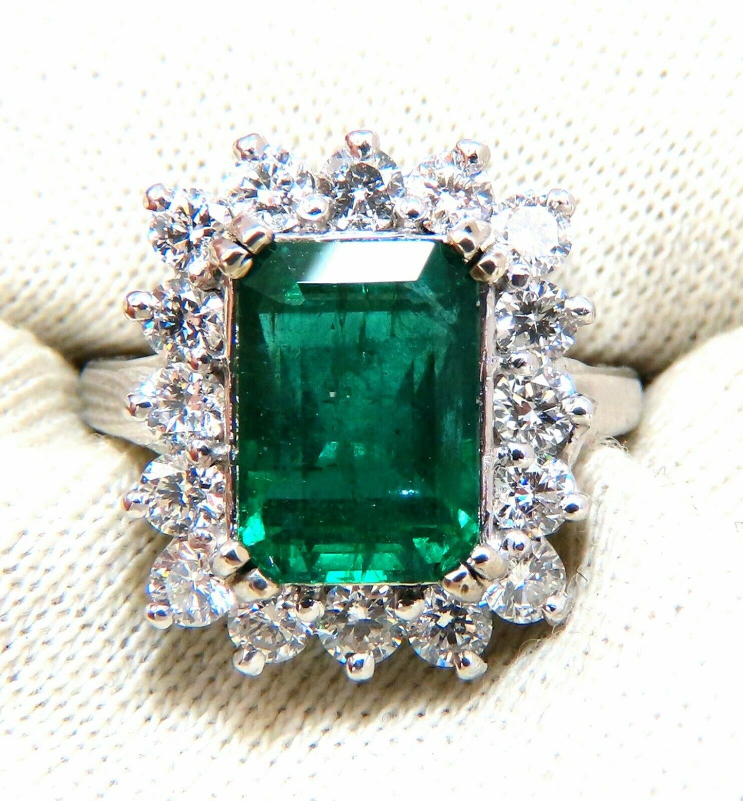 7.15ct Natural Emerald Diamonds Cluster Halo Ring 14kt