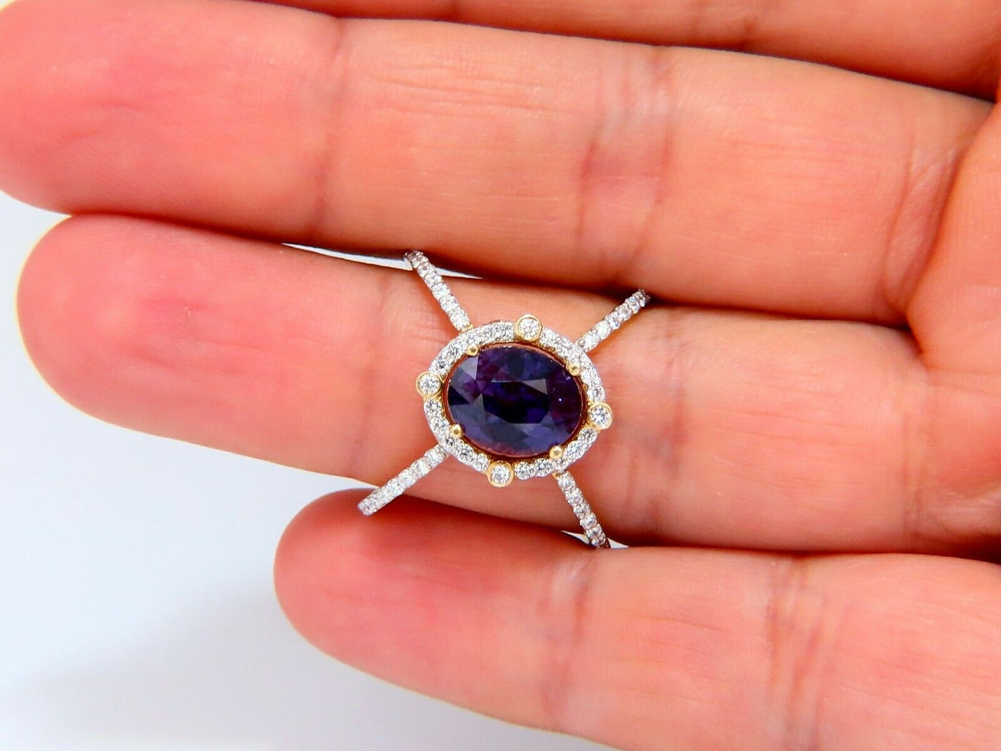 GIA Certified 5.16ct Natural Vivid purple sapphire diamonds ring
