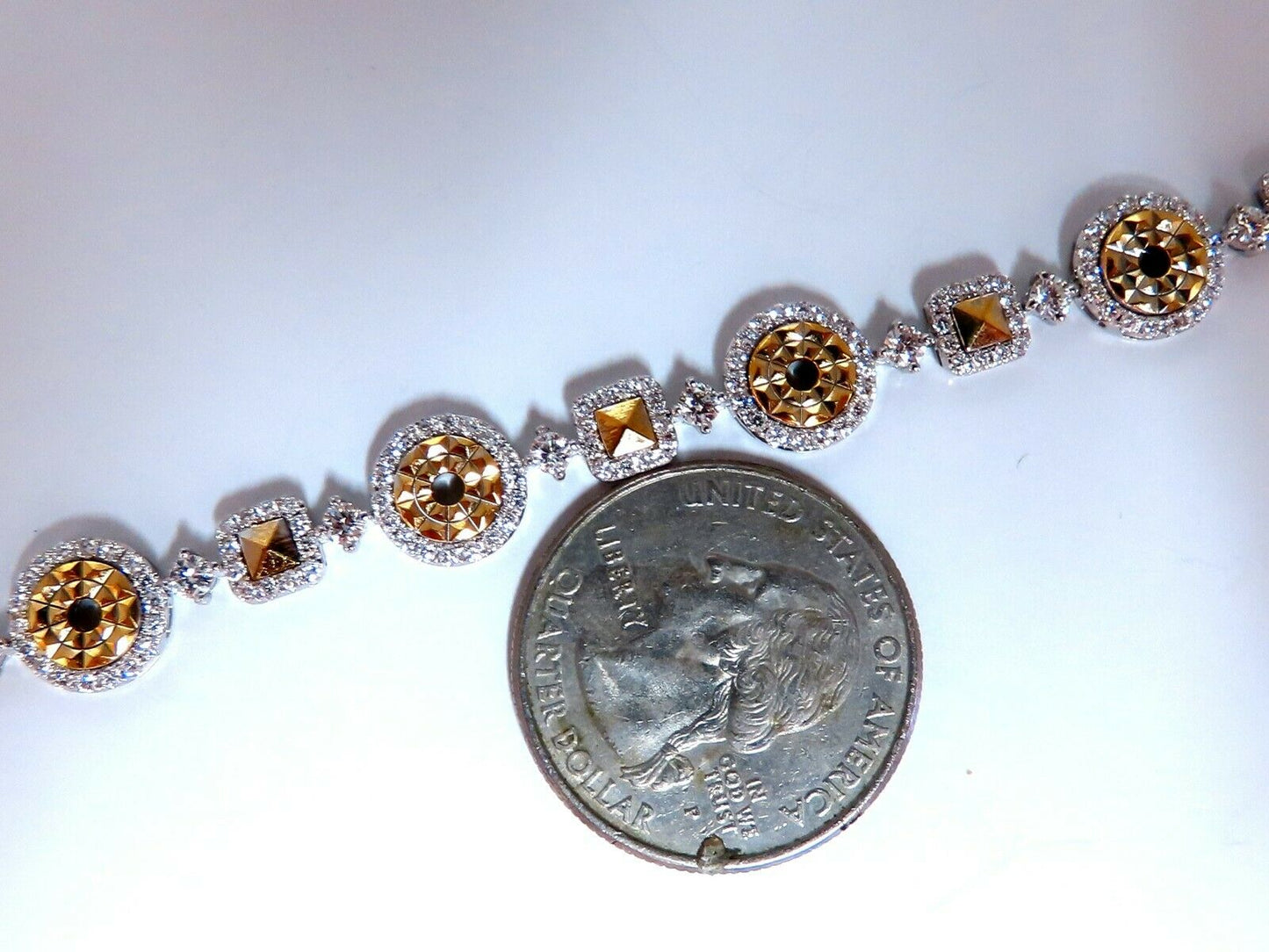 2.71ct Natural Round Diamonds Alternated Pyramid Cut Link 18kt Intricate