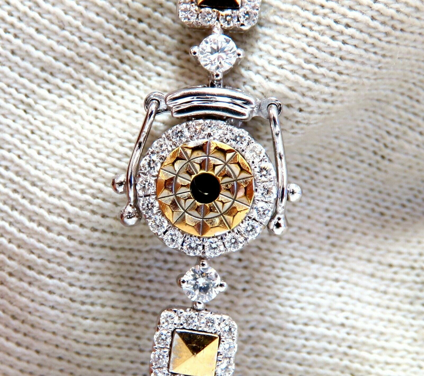 2.71ct Natural Round Diamonds Alternated Pyramid Cut Link 18kt Intricate