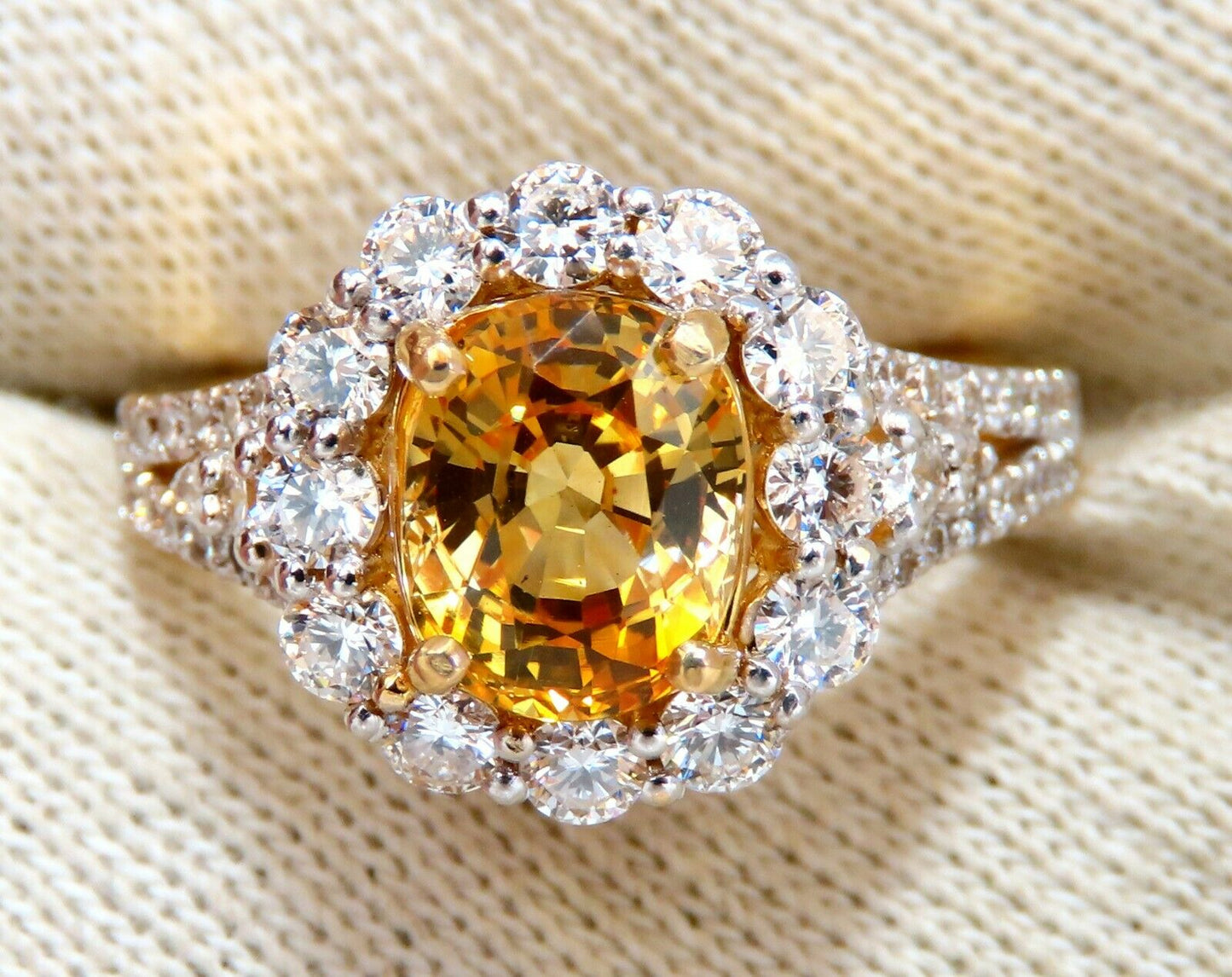 GIA Certified 2.59Ct Natural Yellow Natural Sapphire Diamonds Ring 14kt