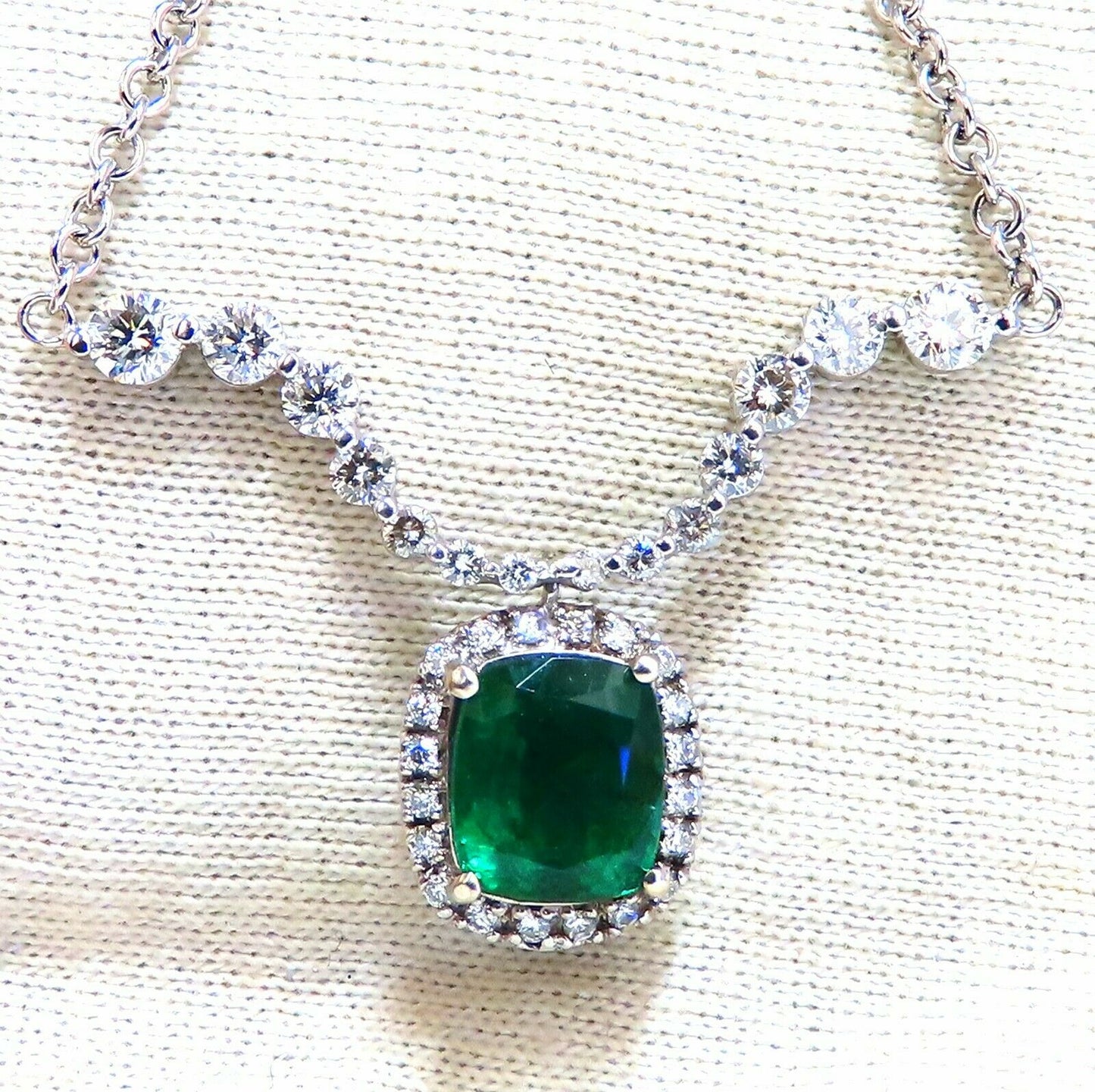 4.04ct Natural Emerald Diamonds Necklace 14kt Dangle