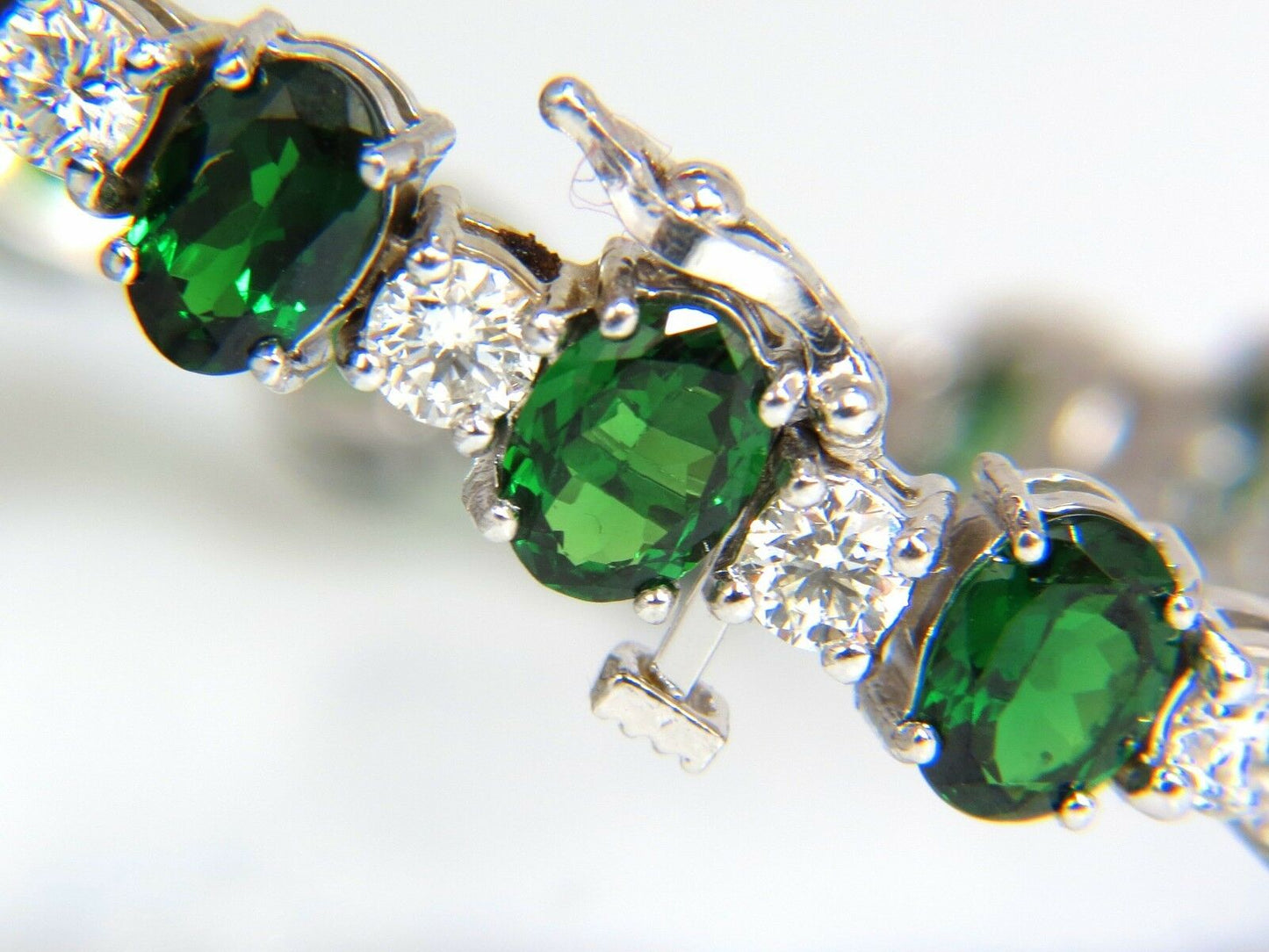 20.68CT Natural Tsavorite Diamonds Bracelet 14KT Vivid Greens Tennis
