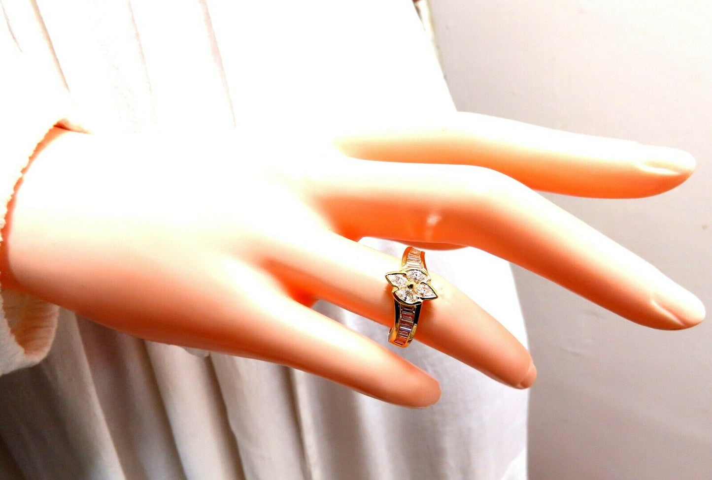 1.10ct. Natural Marquise Diamonds Cluster Ring 18kt Baguette Accents