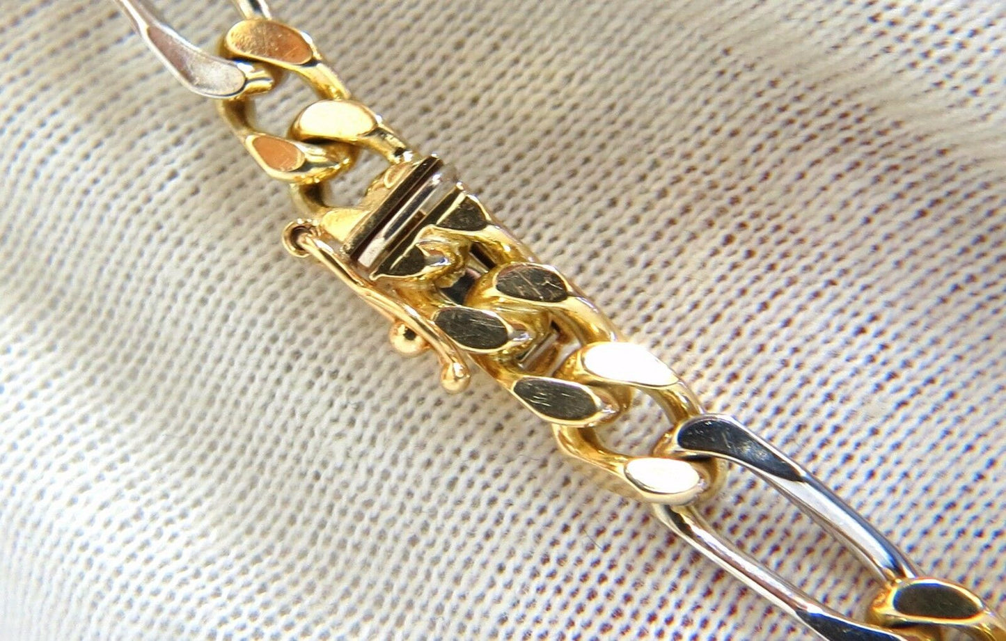 14kt Mens Classic Figaro Bracelet 8inch