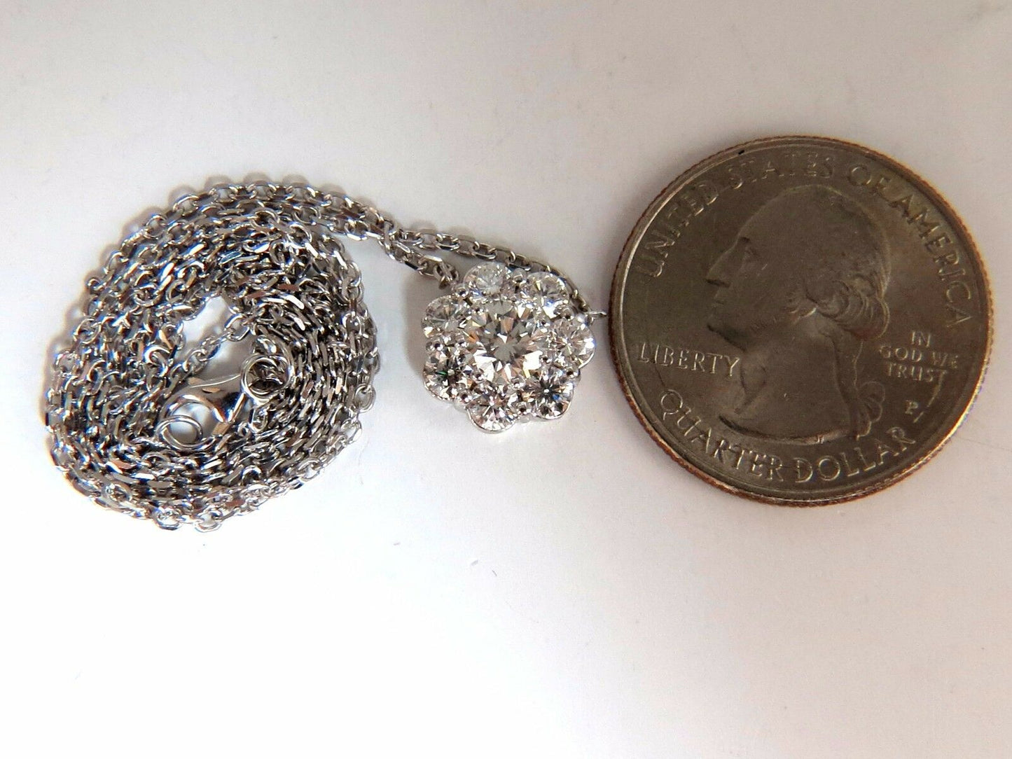 1.52ct diamonds halo cluster necklace 14kt