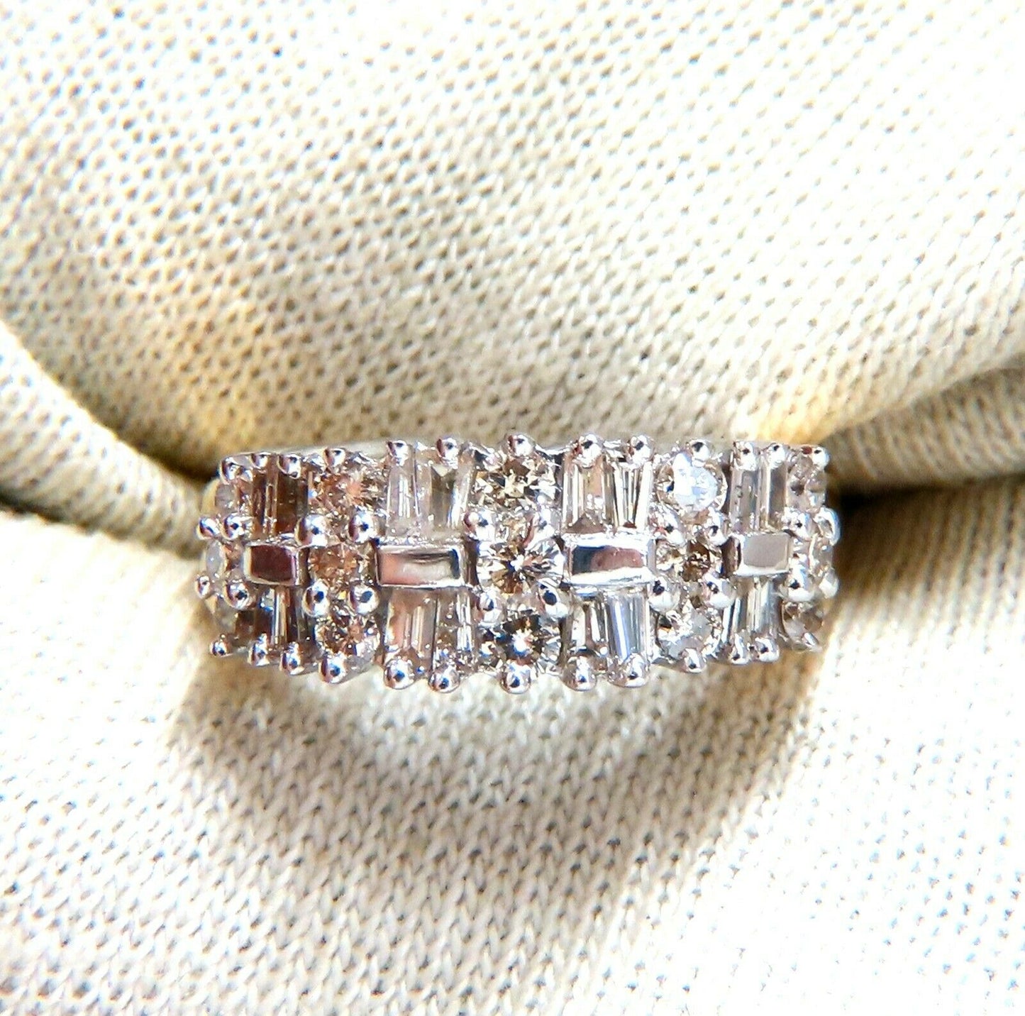 1.35ct Natural Baguette & Rounds Diamonds Band 14kt.