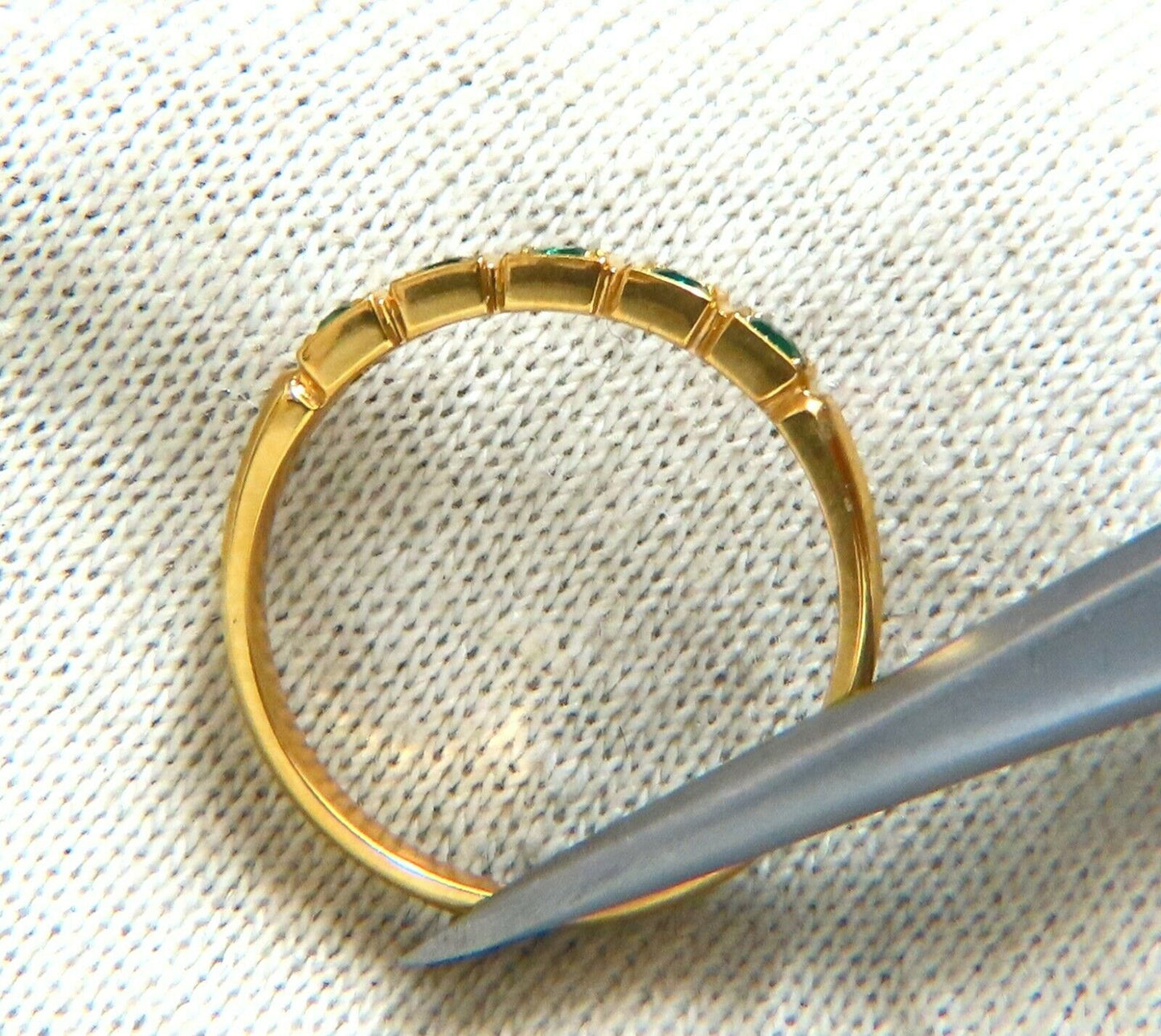 .25ct Natural Round Emeralds Band 18kt