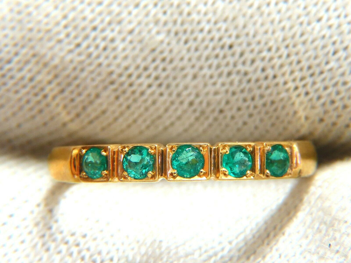 .25ct Natural Round Emeralds Band 18kt