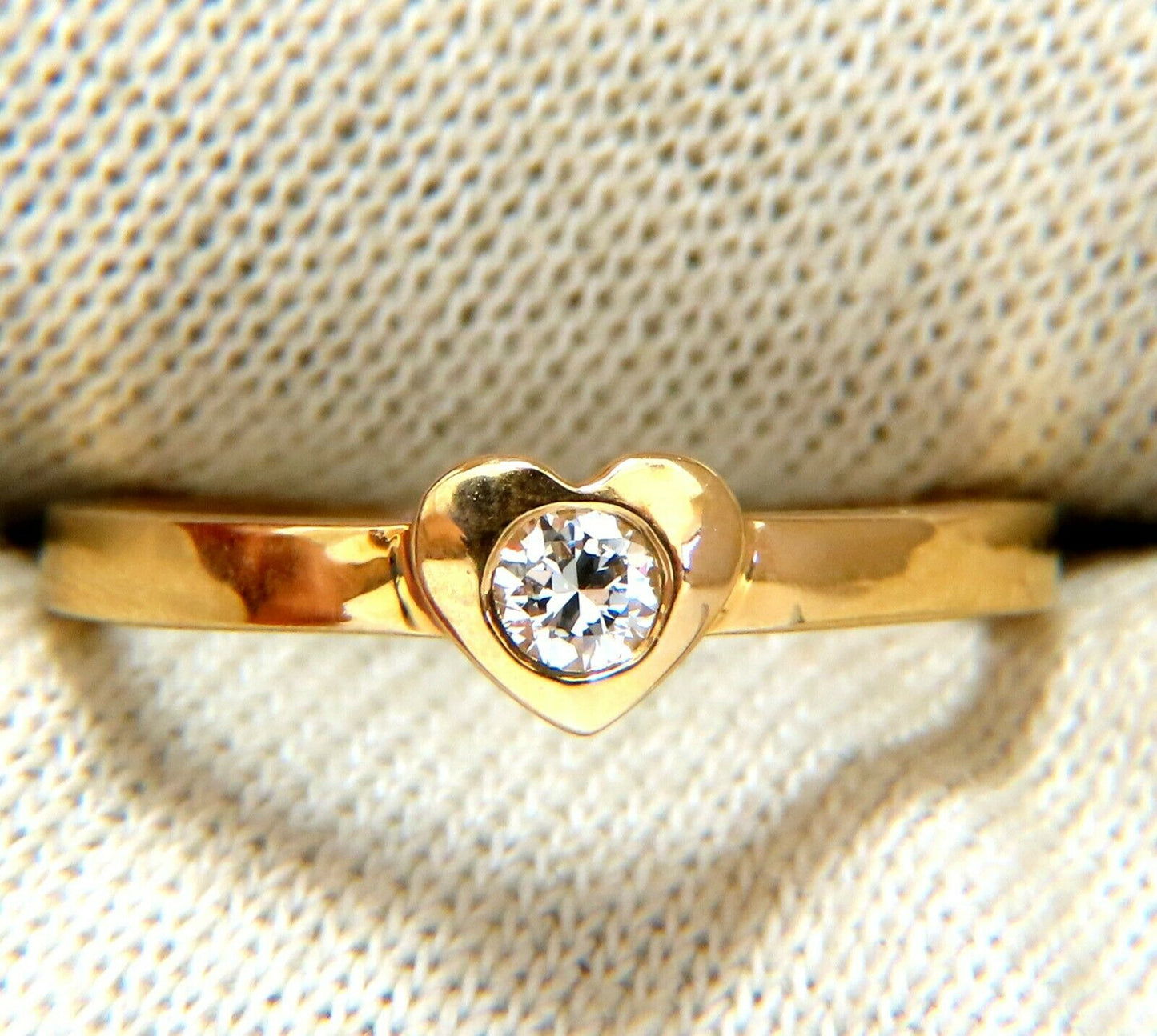 .12ct Natural Round Diamond Heart solitaire Petite Ring 14kt