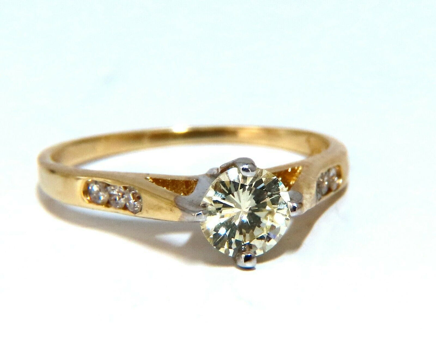 .45ct Fancy Light Yellow Round Vintage Diamond Ring 14kt.