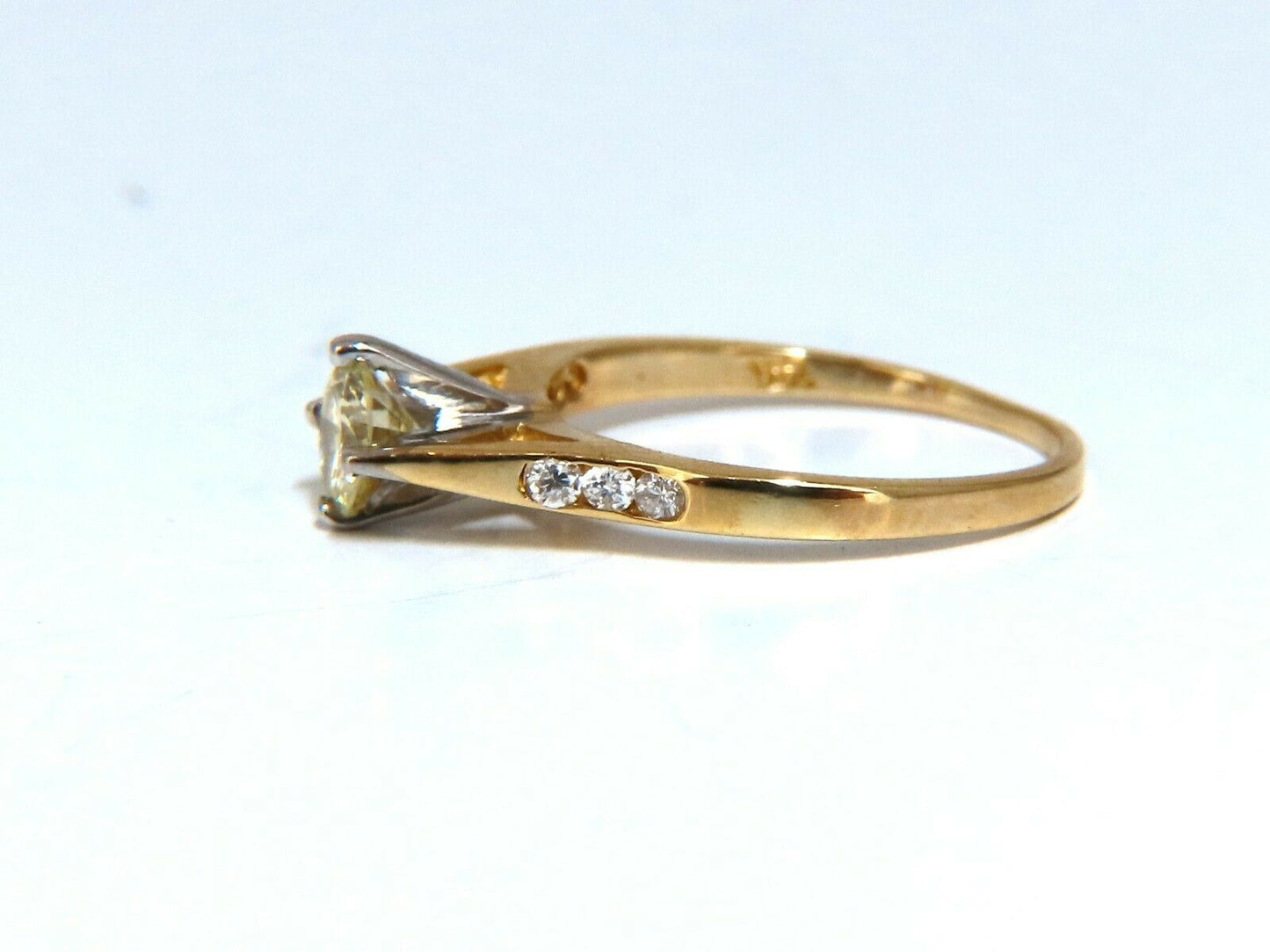 .45ct Fancy Light Yellow Round Vintage Diamond Ring 14kt.