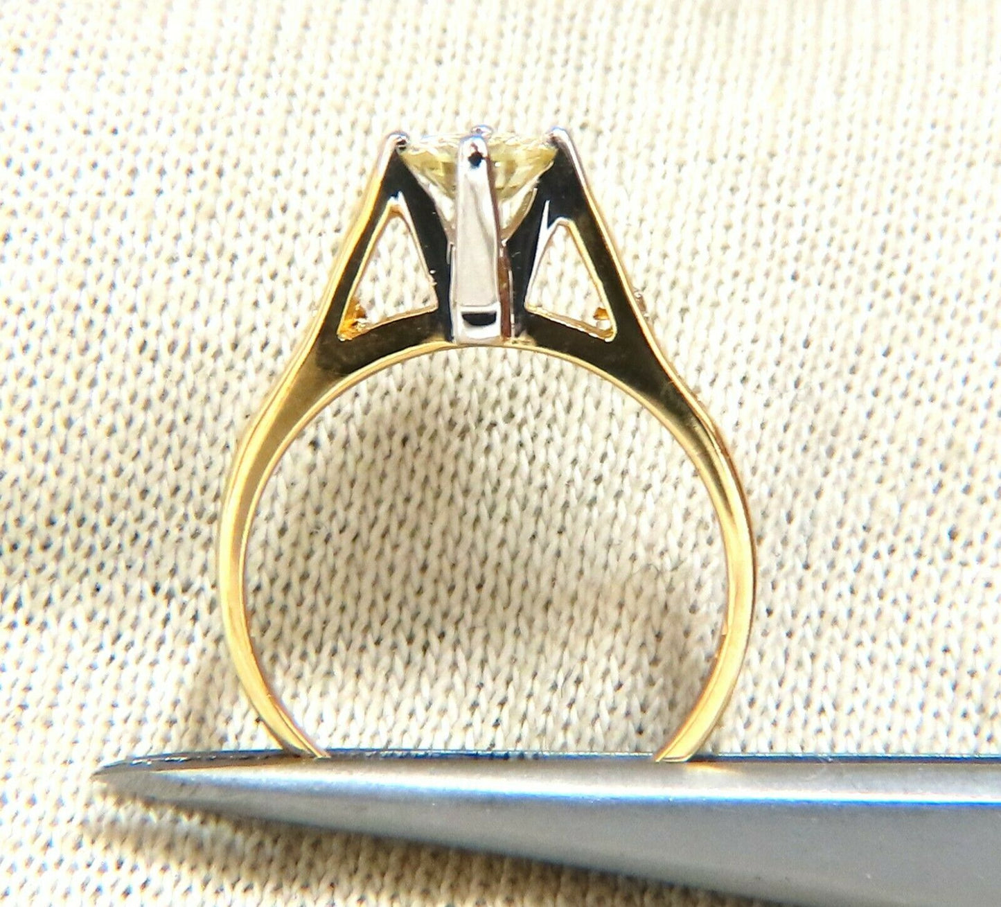 .45ct Fancy Light Yellow Round Vintage Diamond Ring 14kt.