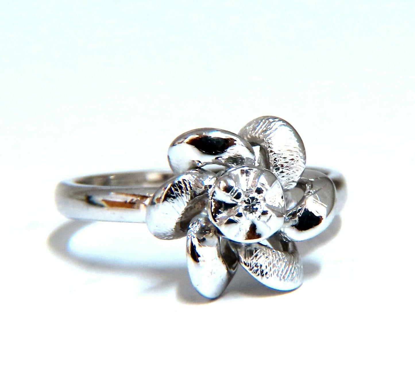 .02ct Natural Diamond Circular Bow Clover Ring 14kt.