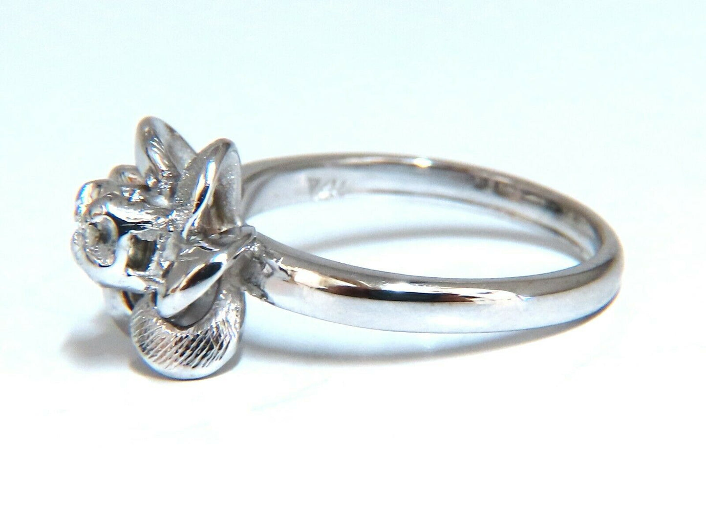 .02ct Natural Diamond Circular Bow Clover Ring 14kt.