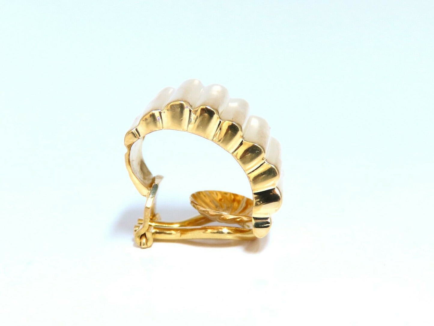 18Kt Gold Staggard Row Pattern Earrings 3D Semi Hoop Clips Post-Less