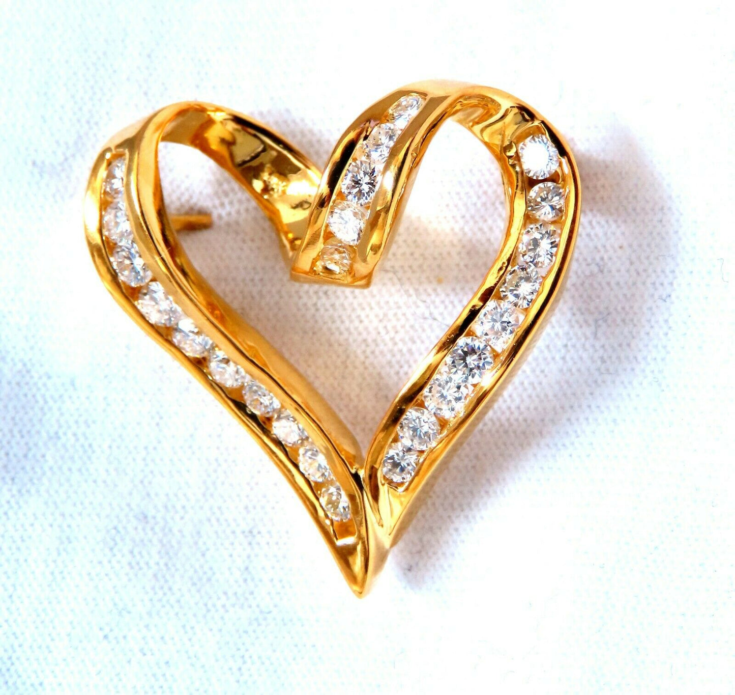 1.10ct Natural Diamonds Heart Pin 14kt