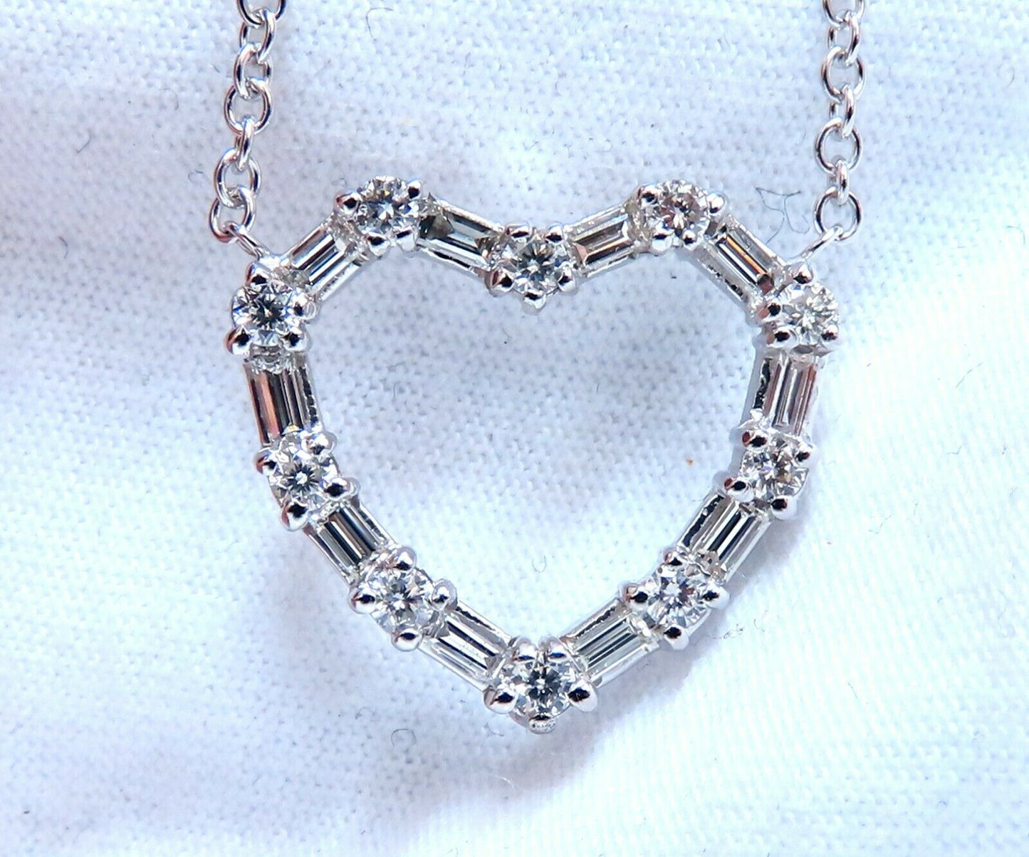1.05ct Natural Baguette & Rounds Diamonds Heart Necklace 14kt