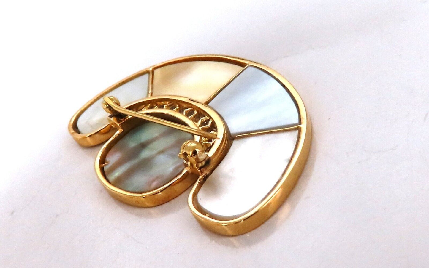 Mother of Pearl Diamonds Crescent Pin 18kt
