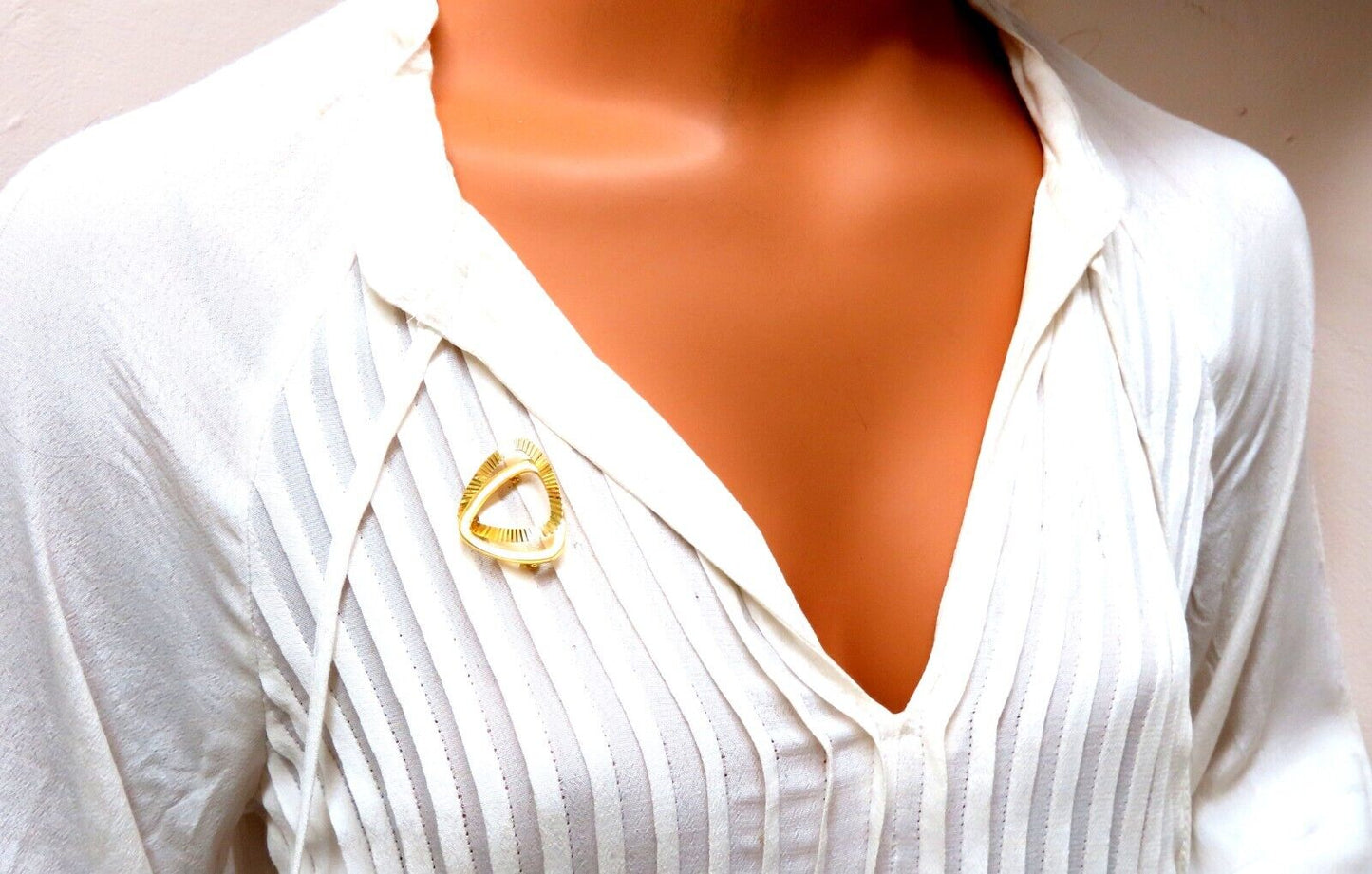 Double Triangle Pin 14kt