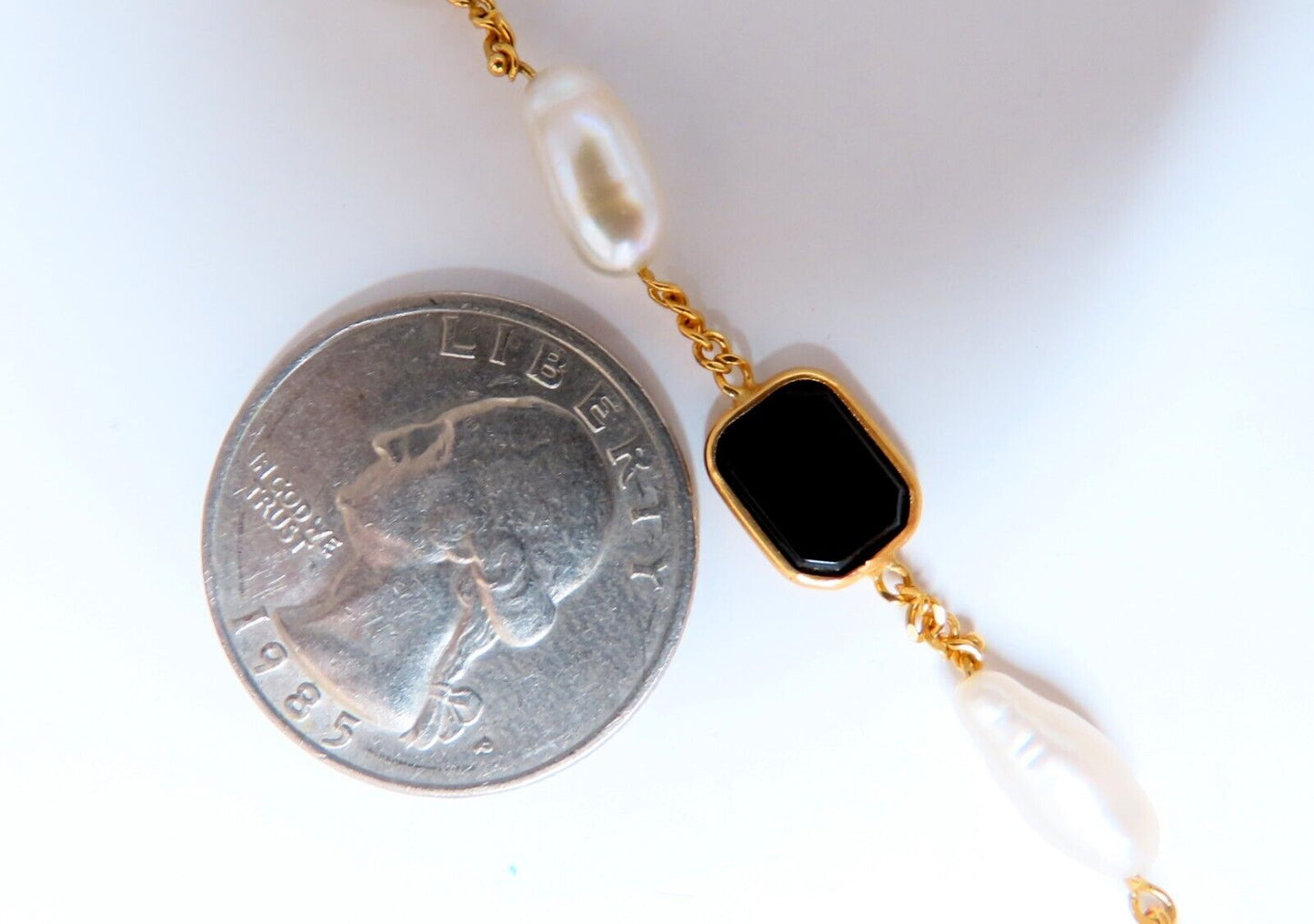 Fresh water pearls onyx bracelet 14kt gold