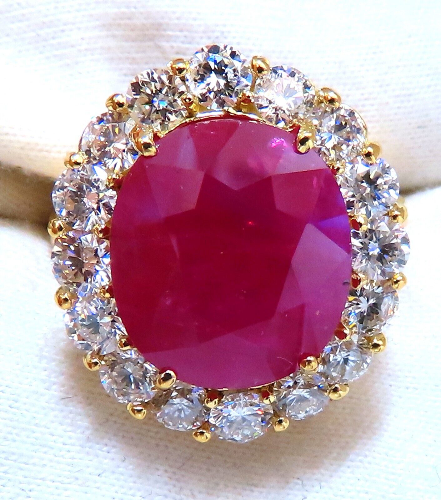 GIA certified 11.90ct natural ruby diamond ring 18kt classic halo