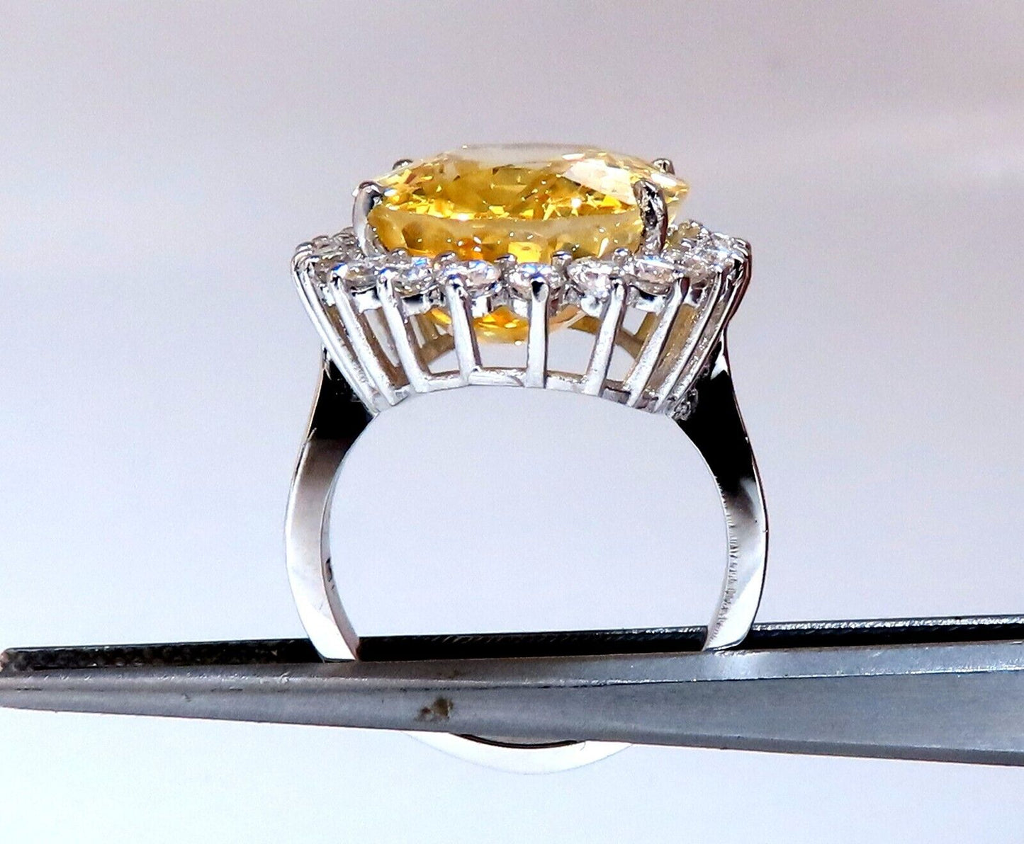 20.17ct GIA Certified Natural No Heat Yellow Sapphire diamonds ring 18kt