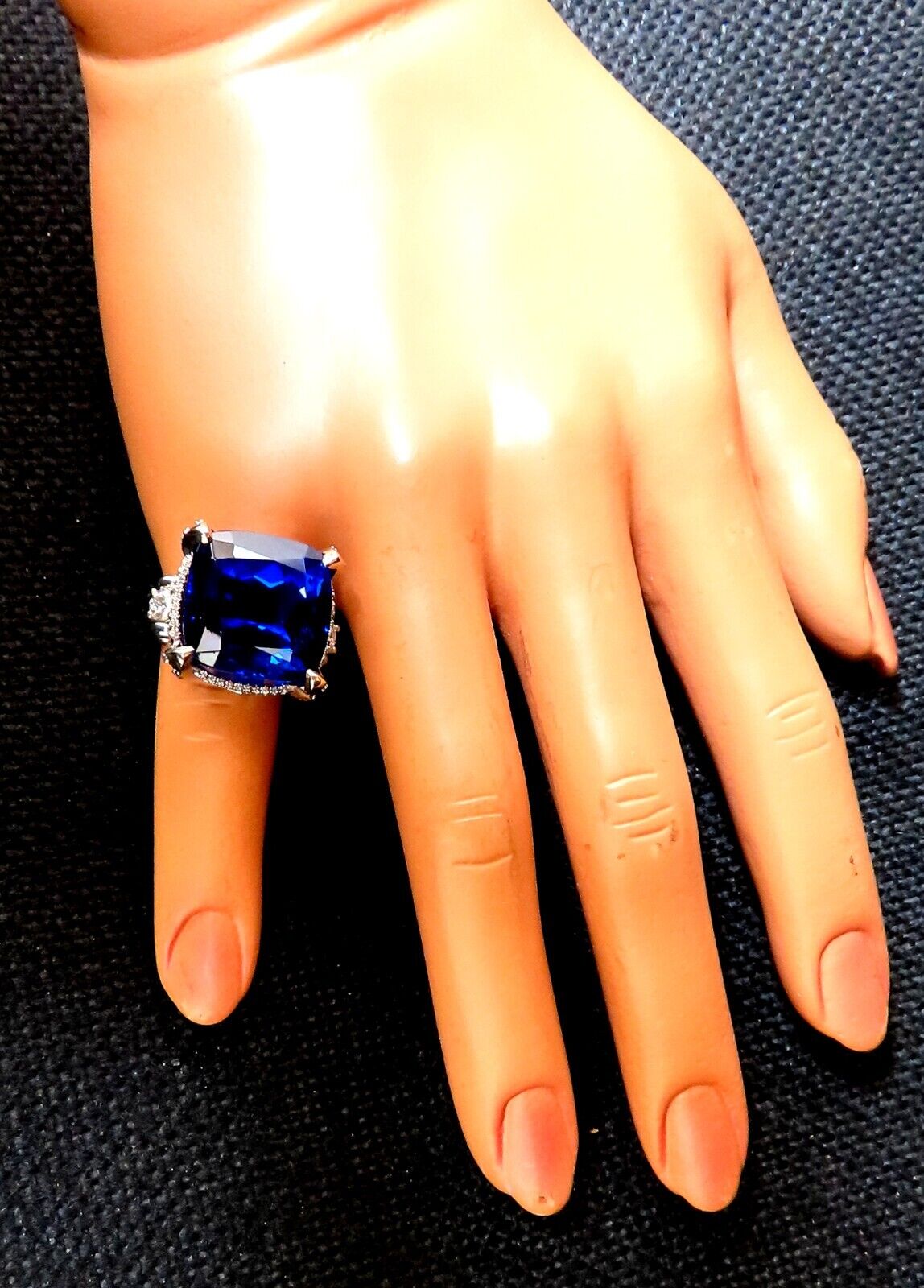 GIA Certified 27.35ct natural Blue Tanzanite diamonds ring 18kt Three Stone