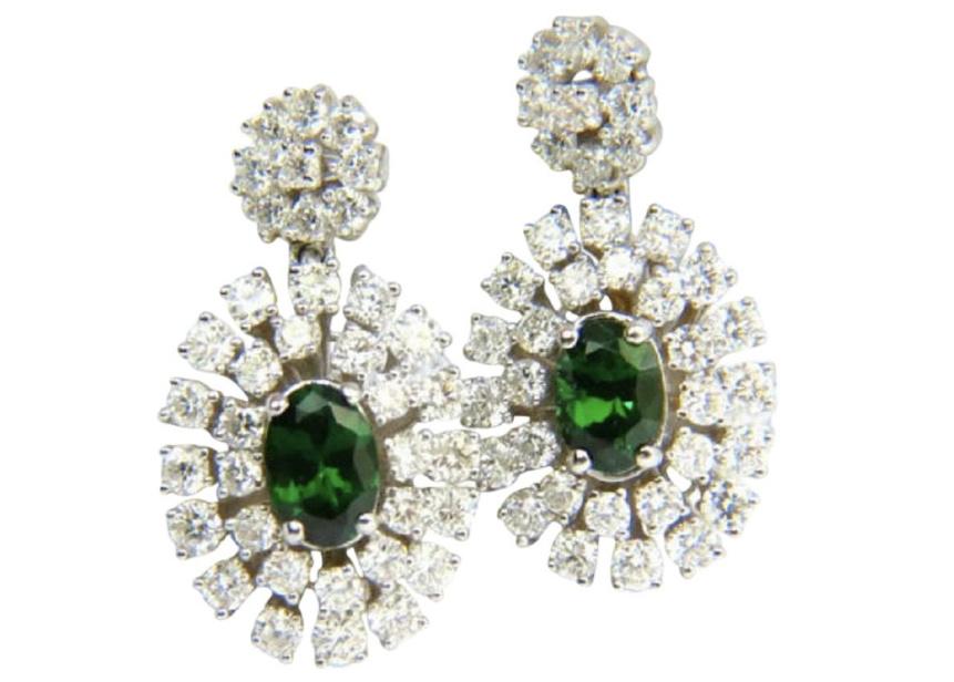 3.08 Carat Natural Tsavorite Diamonds Dangle Earrings 14 Karat Ref 12305