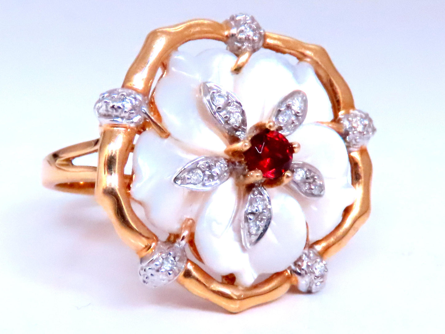 Natural Garnet Diamonds & Mother of Pearl Ring 18kt Gold  Ref 12301