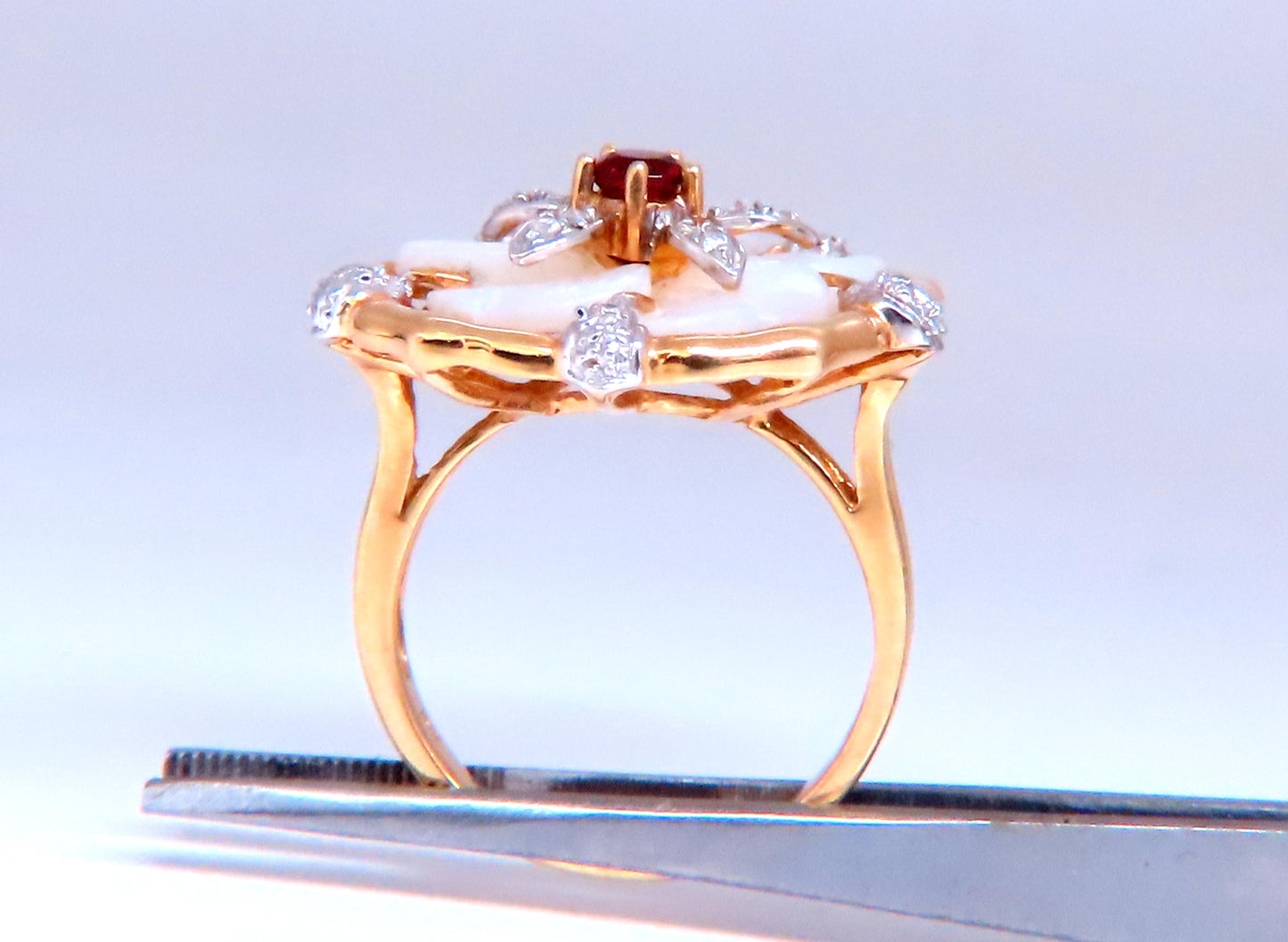 Natural Garnet Diamonds & Mother of Pearl Ring 18kt Gold Ref 12301