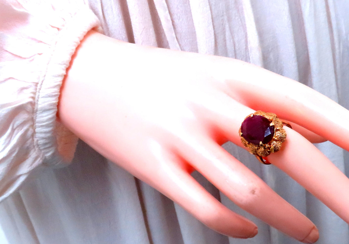 Natural Ruby Victorian Style Ring 14kt Gold Ref 12302