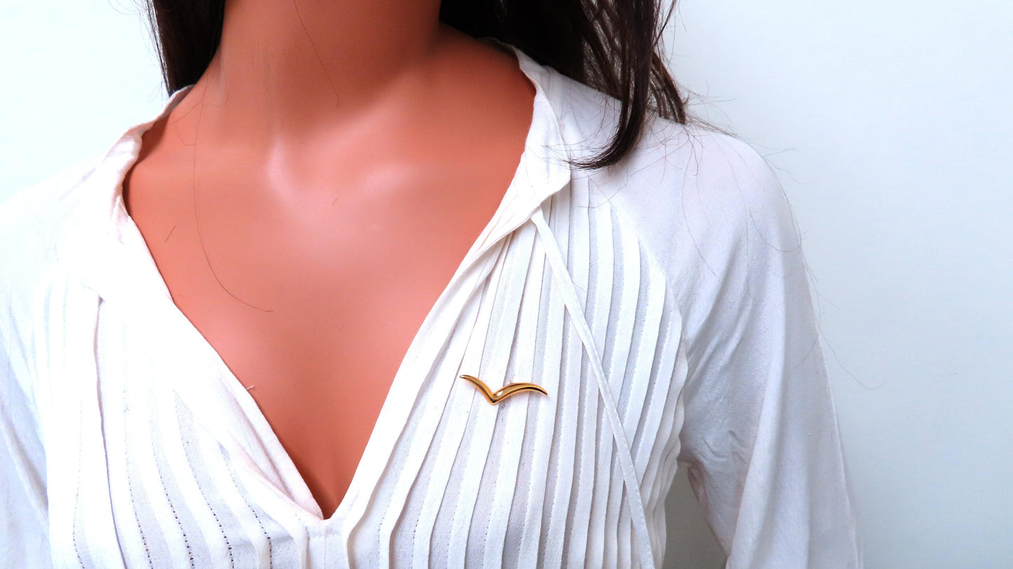 Emblem Iconic Pin 14kt gold 12365