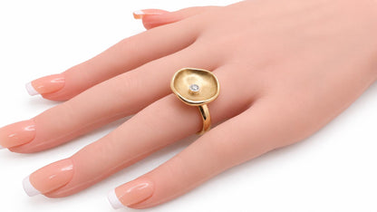 Lily Cup 3D Circular .10ct Natural Diamond Ring 18kt 95560