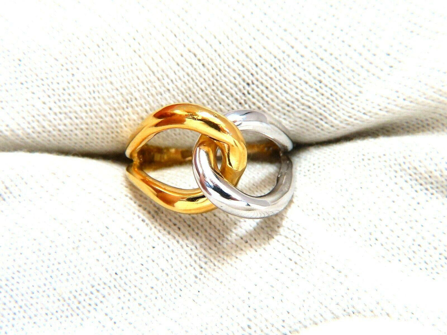 3D Knot Mod Trend Ring 18kt Gold 10947**