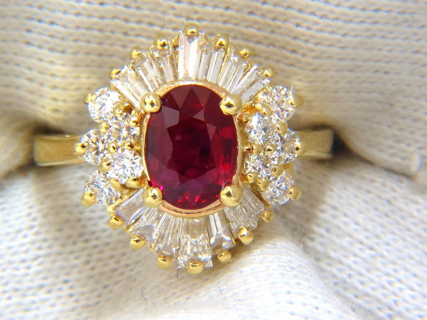 GIA Certified 1.42ct No Heat Mozambique Ruby Diamonds ring 18kt Gold