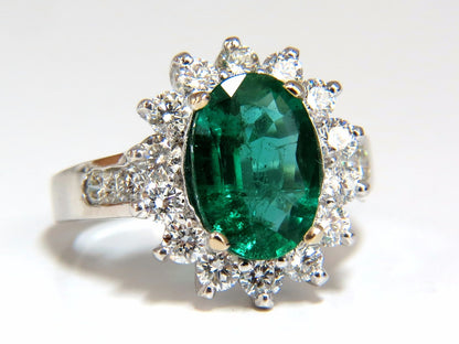 4.02ct Natural oval Emerald diamond cocktail halo ring 18kt *v