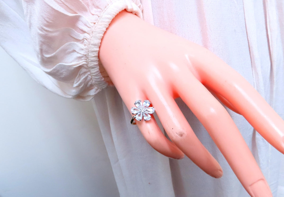 White sapphire Daisy Cluster Clover Ring 14kt Gold 12549 *v