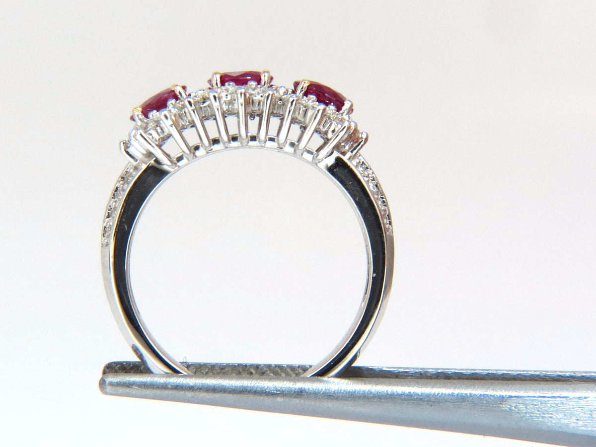 2.52ct natural vivid red ruby diamonds ring 14kt three stone halo class *v