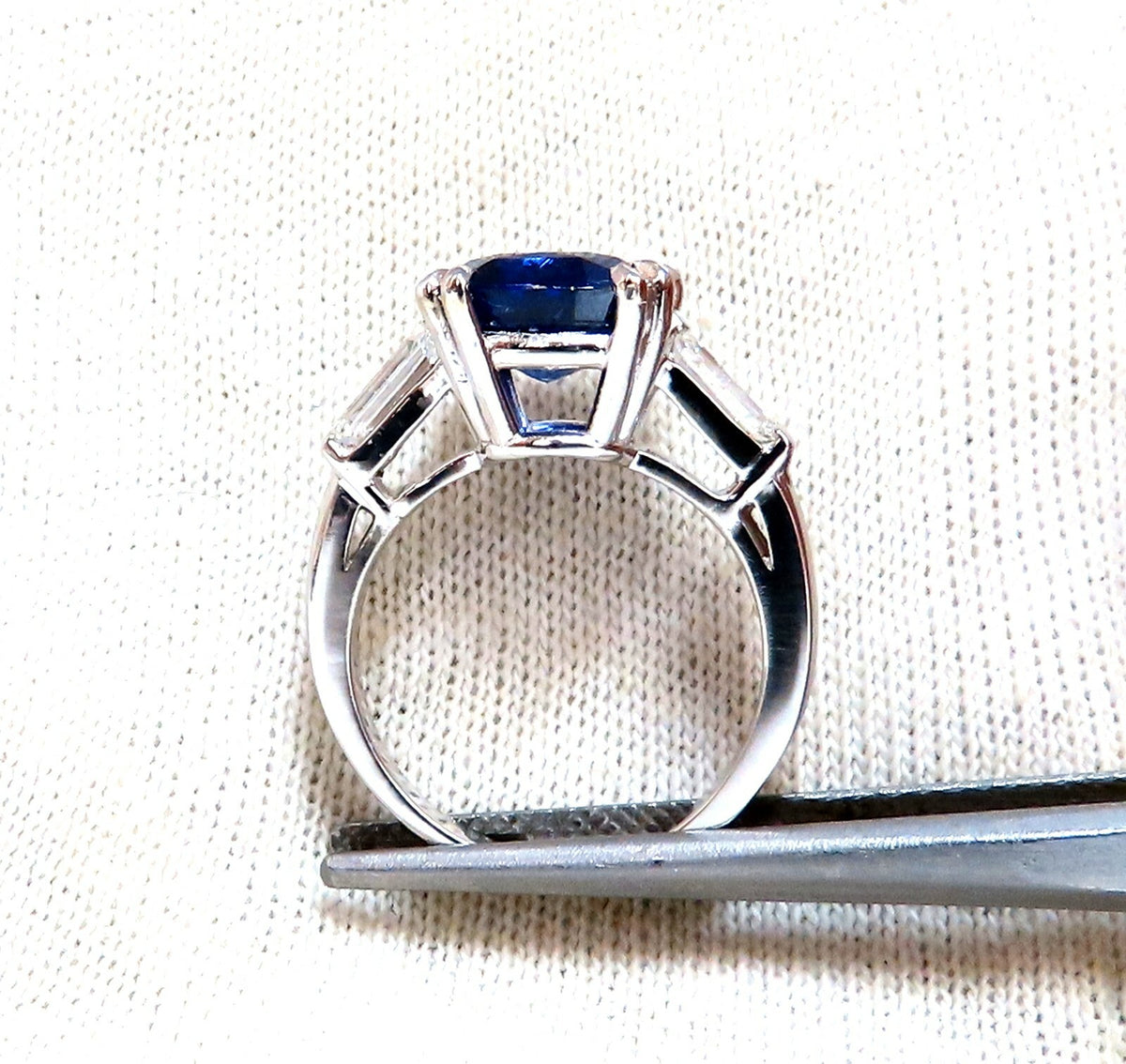 4.44ct GIA Certified Natural Color Change Blue Sapphire Ring 18kt*v