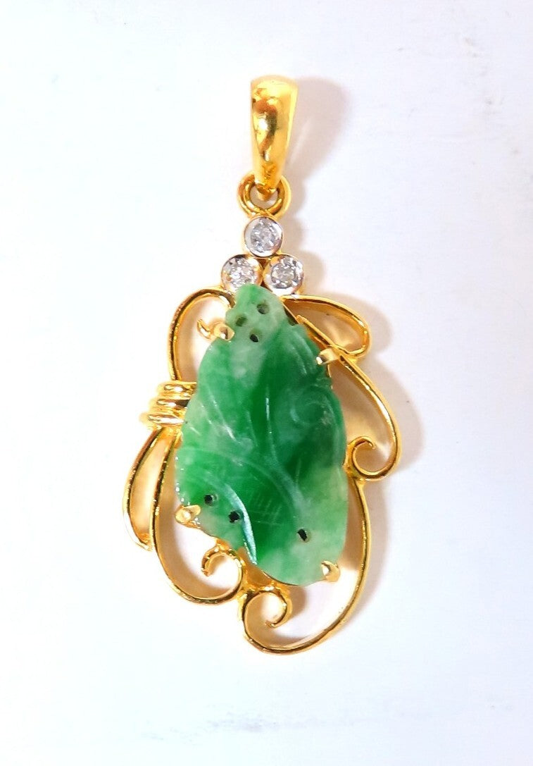 Natural Jade Carved Diamond Pendant 18kt *v