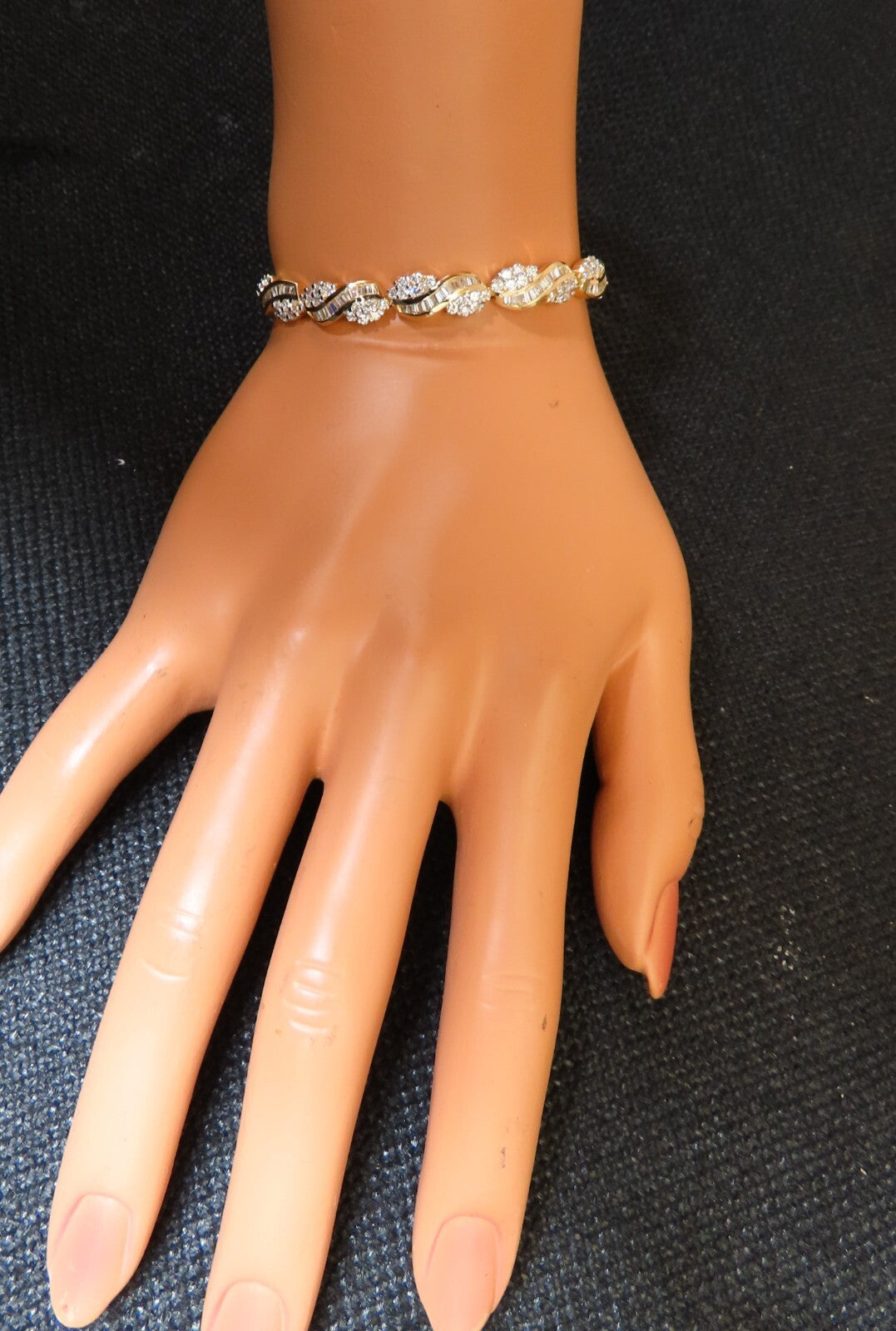 Natural Round & Baguettes Diamonds Cluster Channel Bracelet 14kt *v