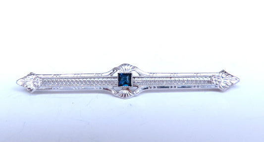 Renaissance Revival Vintage Sapphire pin 10kt 12535 *v