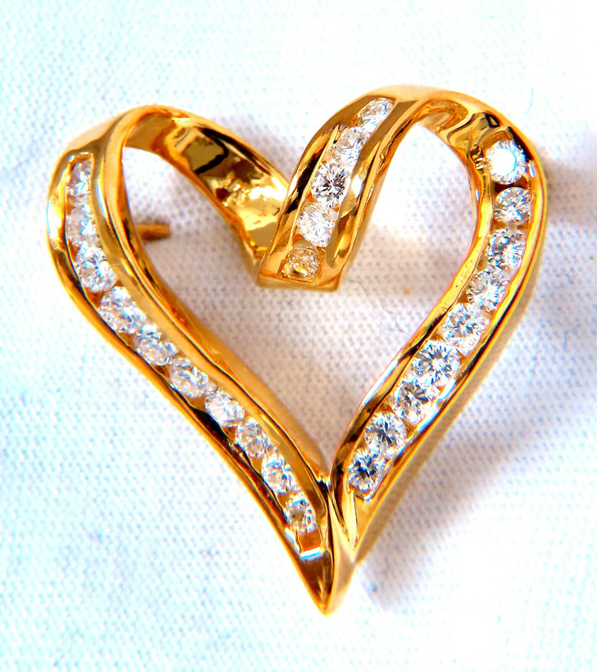 1.10ct Natural Diamonds Heart Pin 14kt *v