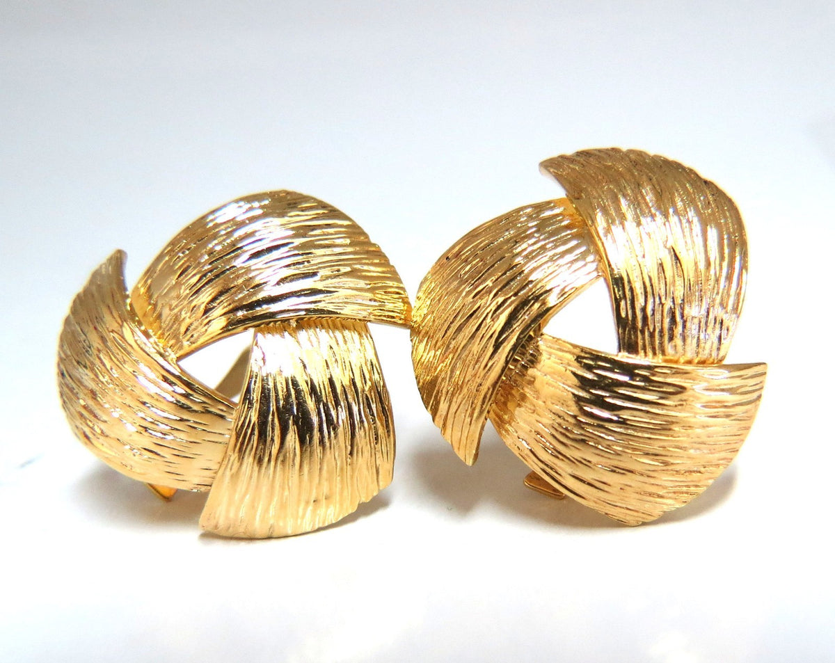 14kt. Three Dimensional Bark Finish Clip earrings *v