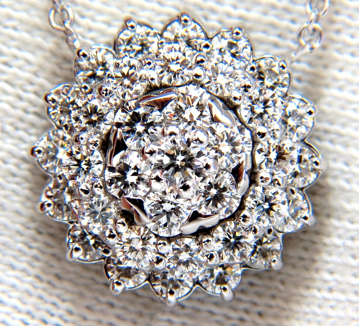 1.50ct natural diamonds halo cluster necklace 14kt. G/VS *v