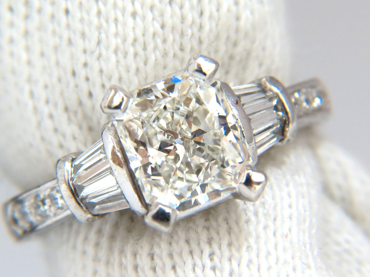 GIA certified 1.50ct. Cushion cut diamond ring G/VVS-2 platinum classic *v