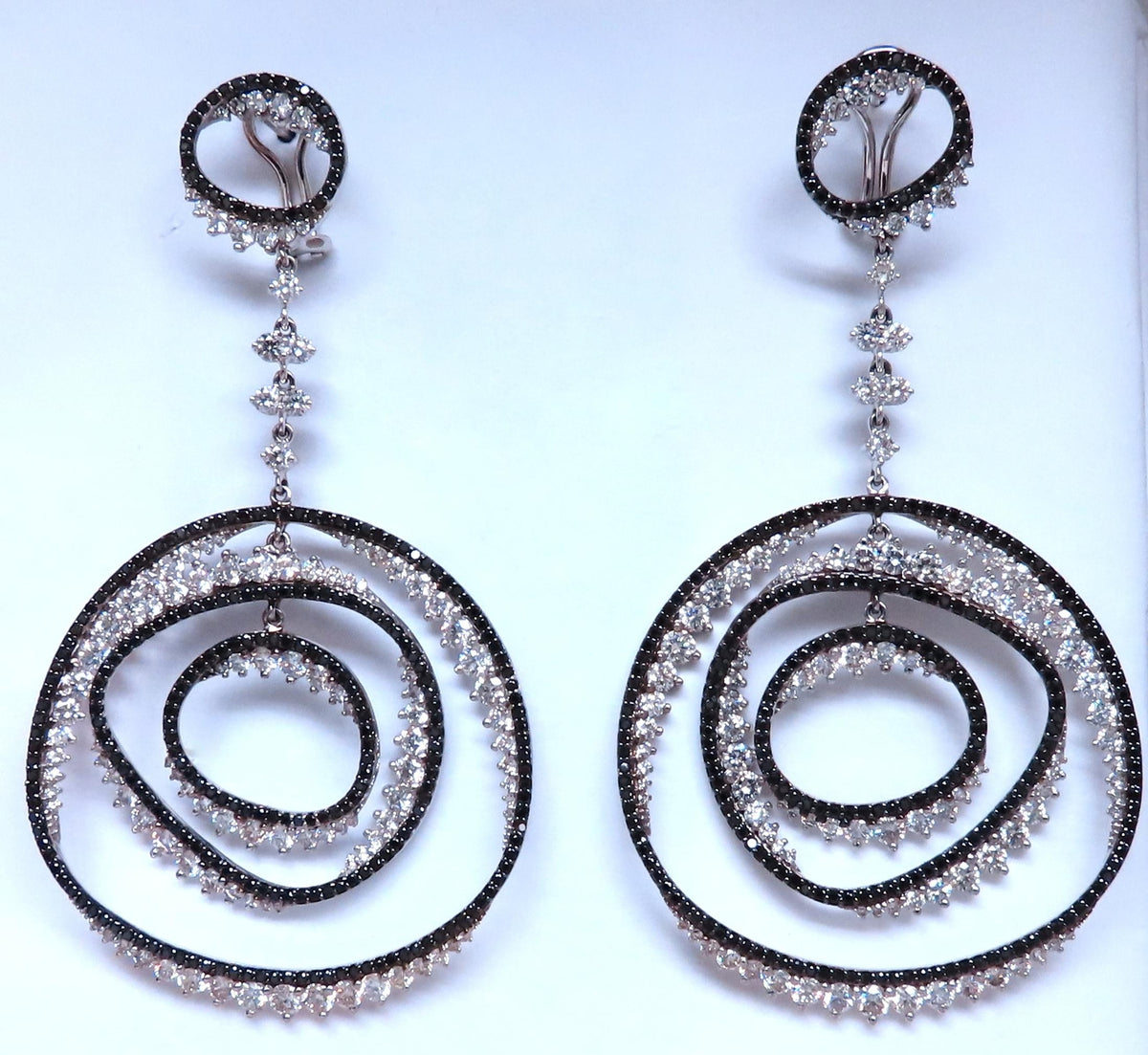 Black For White Diamond Circles Dangle Earrings 18kt 12532 *v