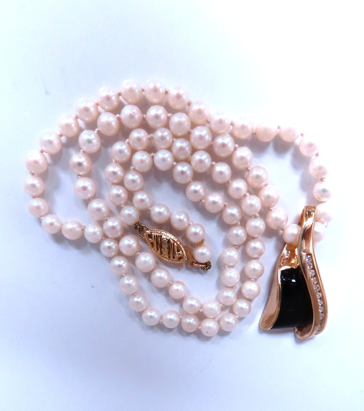 Carved Black Onyx Natural Diamonds Necklace 14kt Gold *v